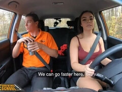 Tetas grandes, Mamada, Morena, Coche, Corridas, Checa, Tetas naturales, Pov