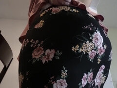 Amateur BBW teases with her gigantic buttocks