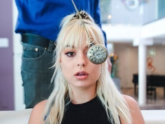 Tussi, Blondine, Blasen, Fetisch, Flotter vierer, Gruppe, Handjob, Jungendliche (18+)