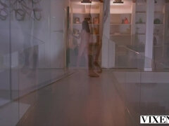 Negro, Morena, Estilo perrito, Rostro sentado, Ffm, Besar, Tetas naturales, Adolescente