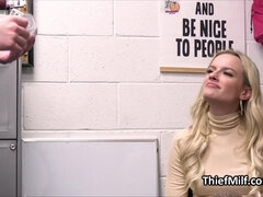 Rubia, Consolador, Penetracion con dedos, Sexo duro, Madres para coger, Oficina, Coño, Robado