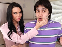 Adorable, Culo grande, Verga grande, Tetas grandes, Mamada, Morena, Estilo perrito, Mamá