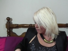 Britisch, Fingern, Hausfrau, Masturbation, Reif, Rasiert, Solo