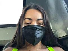 Leie, Tussi, Wohlbeleibte schöne frauen, Grosse titten, Bus, Latina, Öffentlich, Titten