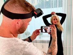 Grosser schwanz, Blondine, Blasen, Hundestellung, Hardcore, Riesig, Milf, Tätowierung