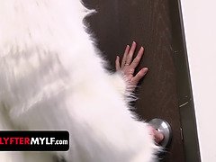 Shy MILF Kessie Shy gets her tight holes stretched for stealing - Shoplyfter Mylf