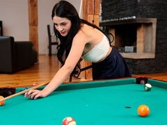 Grosser arsch, Blasen, Geschnappt, Hundestellung, Fingern, Milf, Pool, Titten