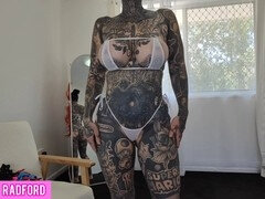 Enthousiasteling, Grote kont, Badpak, Huisgemaakt, Rijpe lesbienne, Moeder die ik wil neuken, Moeder, Tatoeage