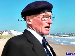 Culo, Madura, Corridas faciales, Hd, Madrastra, Medias largas, Trio, Tetas