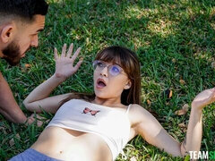 Amateur, Beauté, Gros cul, Gros seins, Sucer une bite, En levrette, Souple, Maigrichonne