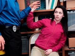 Kont, Bruinharig, Gevangen, Handbeurt, Geschoren, Tiener, Tieten likken, Uniformpje