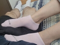 Spermaladung, Fussjob, Socken, Scherzbold, Jungendliche (18+)