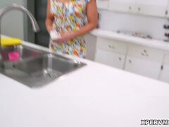 Gros cul, Gros seins, Brunette brune, Hd, Cuisine, Mère que j'aimerais baiser, Orgasme, Pov