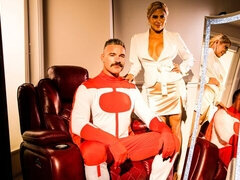 Culo grande, Verga grande, Tetas grandes, Rubia, Mamada, Cocina, Madres para coger, Tetas