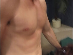 18 jaar, Enthousiasteling, Grote kont, Grote mammen, Pijpbeurt, Bruinharig, Natuurlijke tieten, Tiener