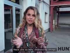 Vanessa Leone And Steve Q In Hunter Ran Into A Sexy Chick In Public And Fucked Her In The Fortune-telling Salon