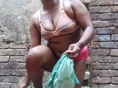 18 ans, Cul à la bouche, Tante, Poupée, Indienne, De plein air, Douche, Solo