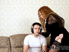 Blonde, Sucer une bite, Femme couguar, Gorge profonde, Mature, Mère que j'aimerais baiser, Maman, Belle mère
