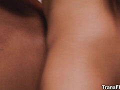 Gros seins, Noire, Brunette brune, Gorge profonde, Noir ébène, Fille latino, Seins naturels, Rasée