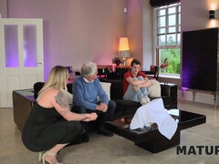 Grote kont, Blond, Brits, Hd, Rijpe lesbienne, Moeder die ik wil neuken, Schreeuwen