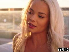 アナル, ビキニ, フェラチオ, チン, キス, プール, タトゥー, オッパイの