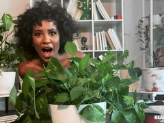 お尻, 黒人, 指いじり, 毛深い, 一人, ストリッピング, ティーン, オッパイの