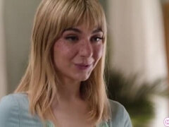 Blondine, Tochter, Fingern, Küssen, Lesbisch, Zierlich, Jungendliche (18+), Flotter dreier