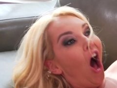 Blonde, Sucer une bite, Plantureuse, Grossier, Masturbation, Chatte, Voyeur, Mouillée