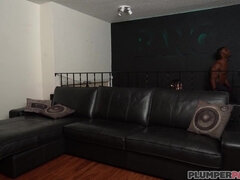 ぽっちゃり, デカパイ, 巨乳な, 指いじり, 淫乱熟女