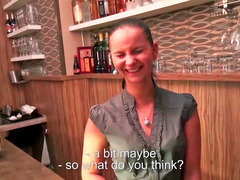 Amateur, Sucer une bite, Brunette brune, Queue, Nue  à poil, Public