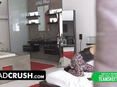 Kehlenfick, Aufs gesicht abspritzen, Handjob, Hd, Lecken, Nackt, Muschi, Rau