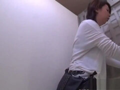 Japanese ho piss public