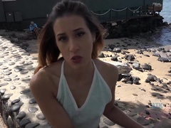 Amateur, Plage, Bikini, Blonde, Sucer une bite, Petite amie, Pov, Jupe
