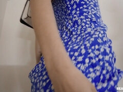 Bad, Braunhaarige, Spermaladung, Kurzes haar, Dürr, Hintern versohlen, Jungendliche (18+), Titten