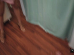 Leie, Grosser schwanz, Braunhaarige, Vollbusig, Absätze, Natürlichen titten, Piercing, Flotter dreier