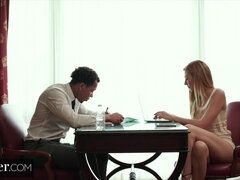 ブロンド, フェラチオ, イく瞬間, バック, 手コキする, 異人種間, なめる, オマンコ