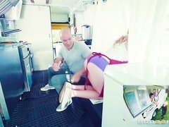 Arsch, Blasen, Vollbusig, Auto, Hardcore, Im freien, Rau, Titten
