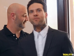 Любители, Американки, Блондинки, Сперма на лице, Лизание, Натуральные сиськи, Пирсинг, Сиськи