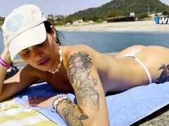18 ans, Cul à la bouche, Plage, Gros cul, Masturbation, Nue  à poil, Nue, Public