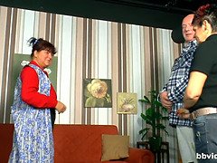 Постарше, Собачьи, Две девушки, Пальцем, Бабушки, Мастурбация, Вечеринка, Втроем
