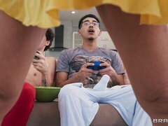 Culo grande, Verga grande, Rubia, Mamada, Estilo perrito, Novia, Cocina, Madres para coger