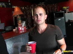 Amateur, Culo, Morena, Corridas faciales, Latina, Pequeña, Perforación, Flaco