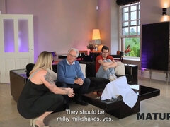 Жопа, Большая жопа, Большие сиськи, Измена, Хд, Натуральные сиськи, Чулки, Тату