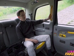 Gros seins, Sucer une bite, Plantureuse, Voiture, Hard, Chatte, Nénés, Mouillée