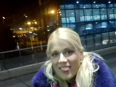 18 jaar, Blond, Pijpbeurt, Sperma in mond, Diep in de keel, Hd, Gezichtspunt