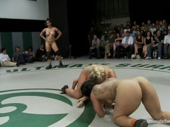 Anal, Domination, Face assise, Doigter, Humiliation, Lesbienne, Chatte, Catch