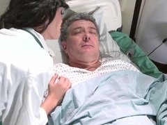 Brunette brune, Éjaculation interne, Médecin, Hd, Argent, Fumer, Gicler, Uniforme