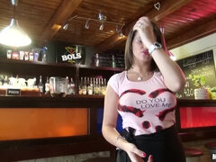 Cul, Gros seins, Sucer une bite, Hard, Mère que j'aimerais baiser, Argent, Public, Chatte