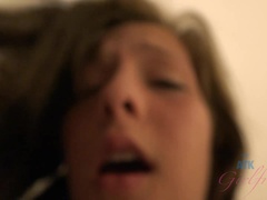 Amateur, Sucer une bite, Brunette brune, Éjaculation interne, Pov, Chatte, Rasée, Nénés