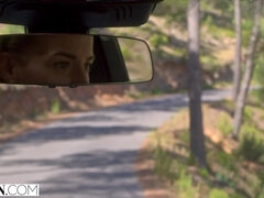 Минет, Брюнетки, Сперма во рту, Глубокая глотка, Сперма на лице, Наездница, Втроем